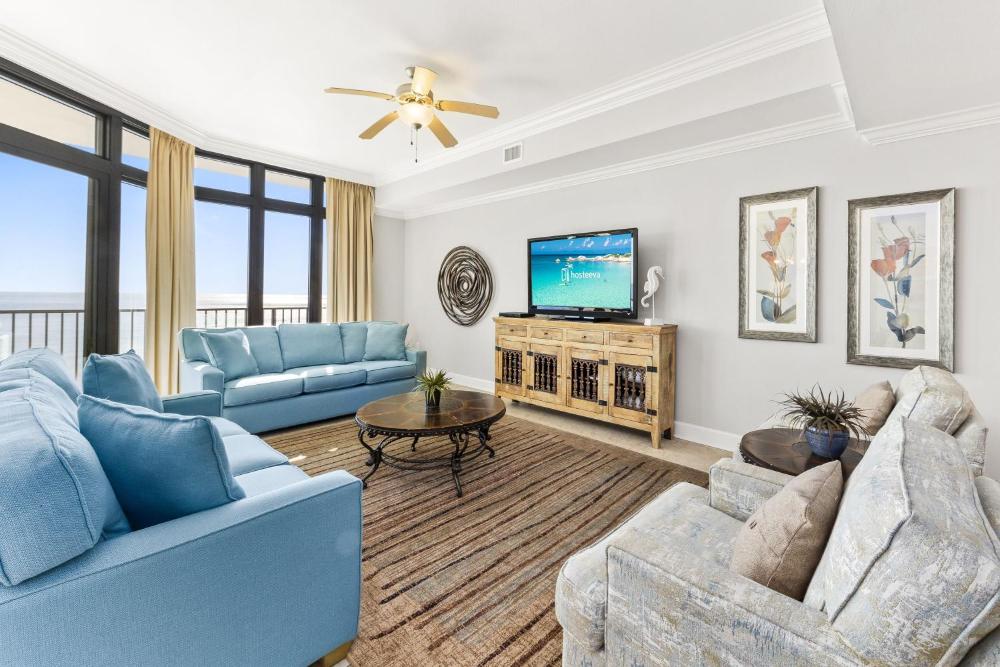 Three-Bedroom Premium Apartment with Balcony interior